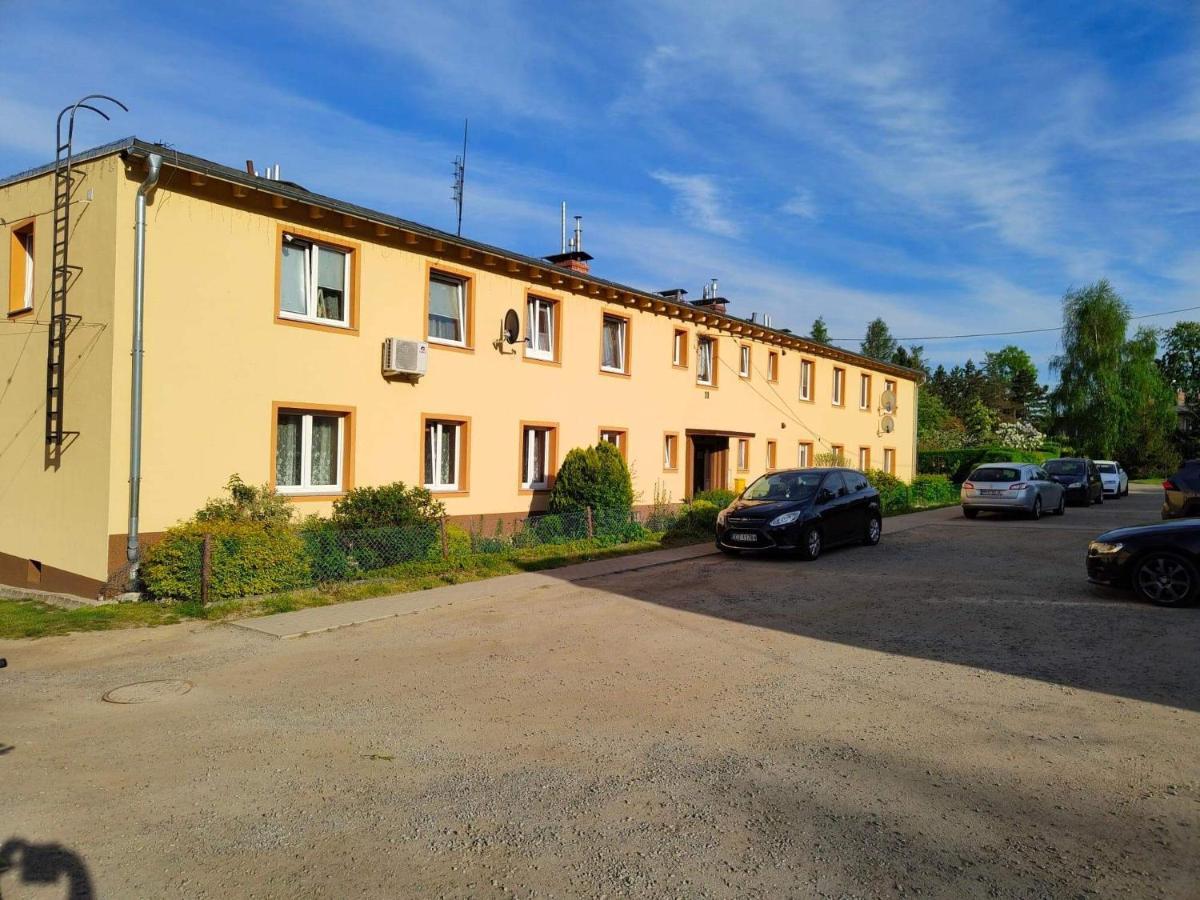 Pokoj Z Prywatna Lazienka Na Korytarzu Wysoka Przy Jeziorze Bielawa  Exterior photo